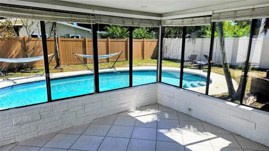 4360 NE 13th Ave Main, Oakland Park, 플로리다 33334, 미국