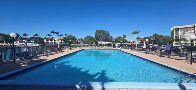 601 Three Islands Blvd 107, Hallandale Beach, Florida 33009, USA