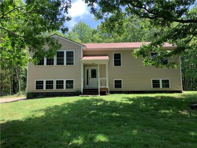 6 Hide A Way, Hopkinton, RI 02804, USA