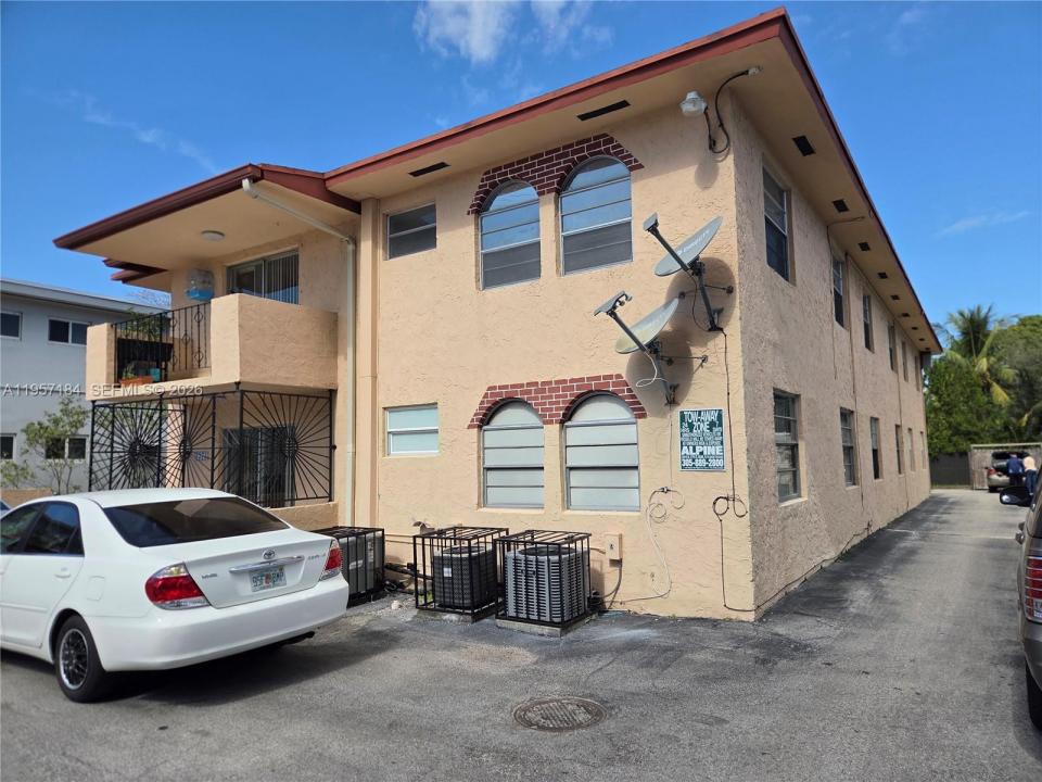6373 SW 8th St, Miami, Floride 33144, États-Unis
