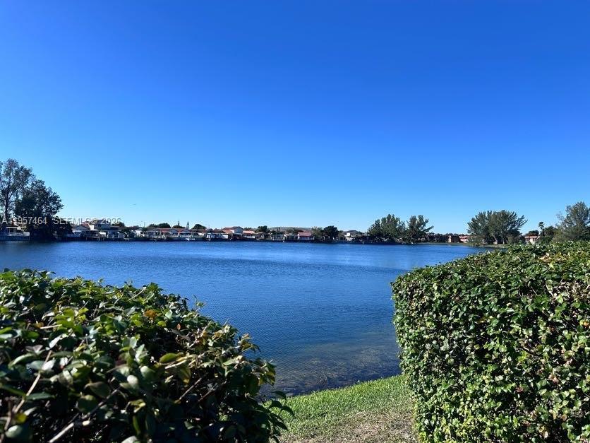 2480 W 67th Pl 23-12, Hialeah, Florida 33016, USA