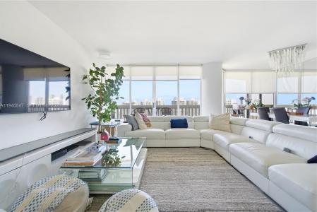 1000 W Island Blvd 2806, Aventura, Florida 33160, USA