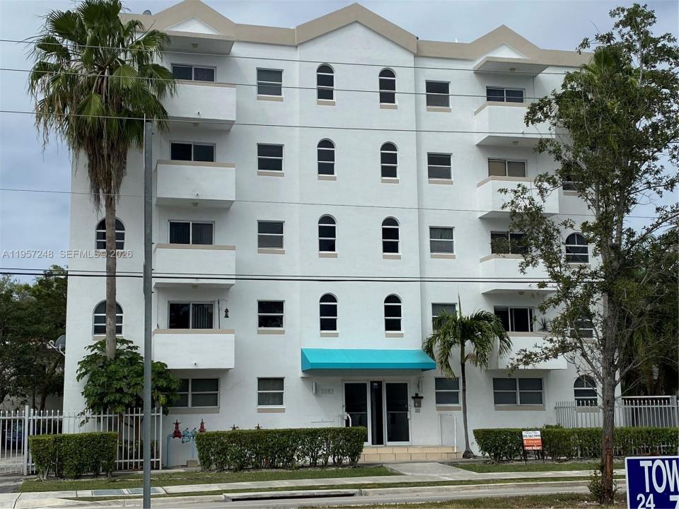 3052 SW 27th Ave 301, Miami, Floride 33133, États-Unis