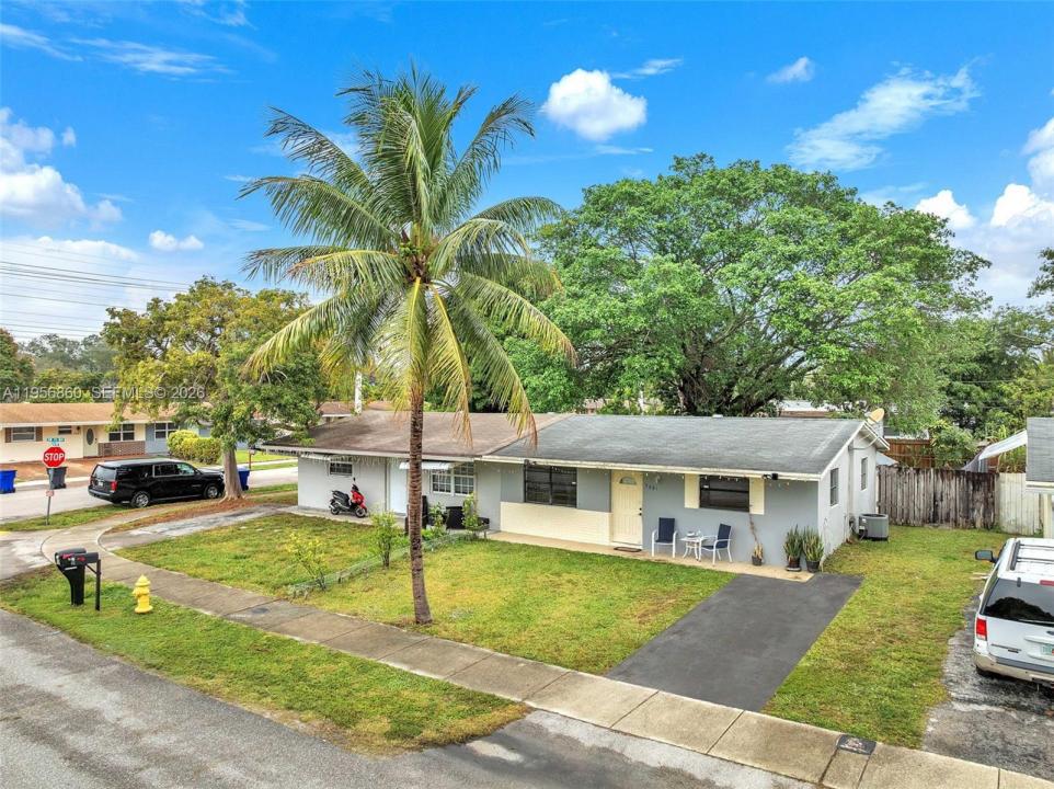 7021 SW 19th Pl, North Lauderdale, Floryda 33068, USA