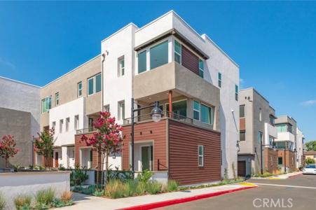 S Lyon St, Santa Ana, كاليفورنيا 92705, الولايات المتحدة