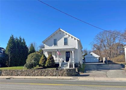 2952 East Main Road, Portsmouth, Rhode Island 02871, USA