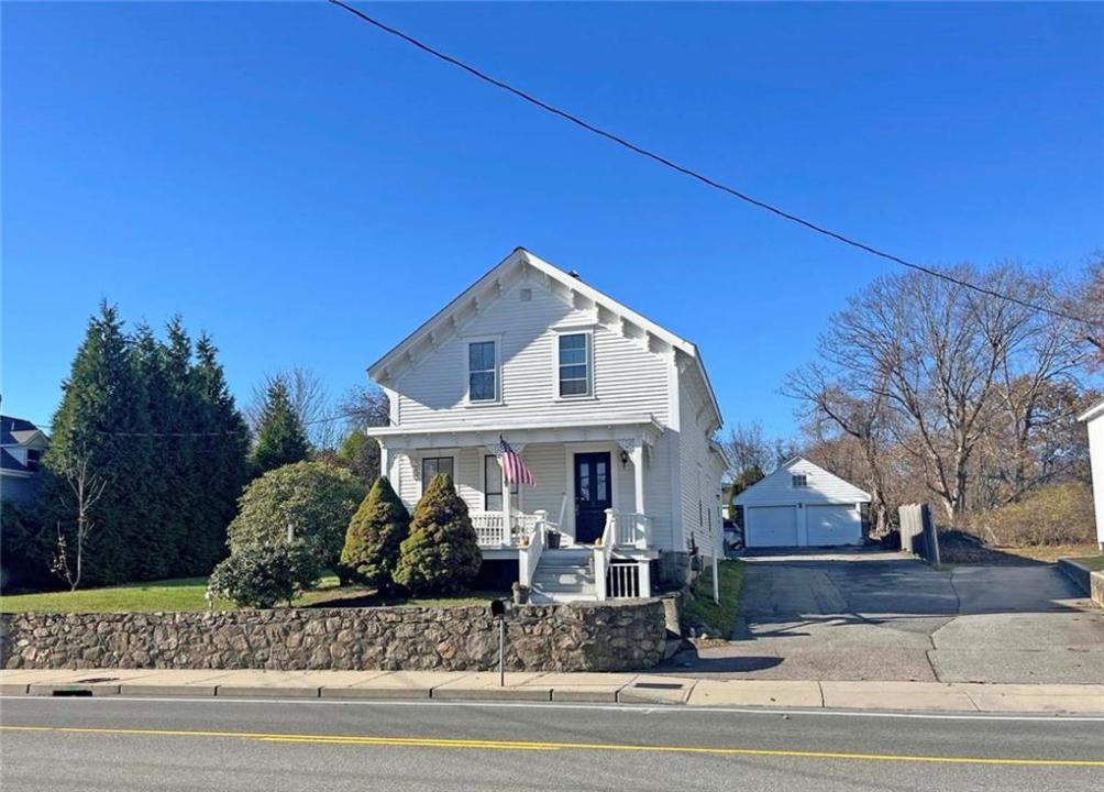 2952 East Main Road, Portsmouth, Rhode Island 02871, USA