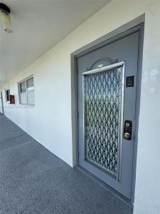 8450 Sunrise Lakes Blvd 211, Sunrise, Florida 33322, USA