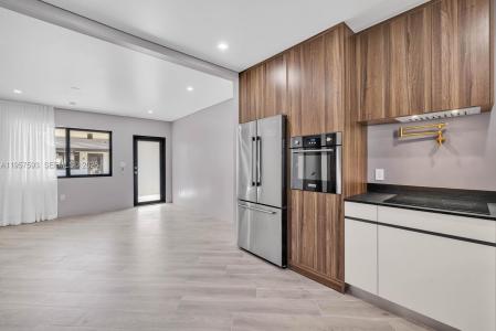 8931 NE 2nd Ave S4, El Portal, Florida 33138