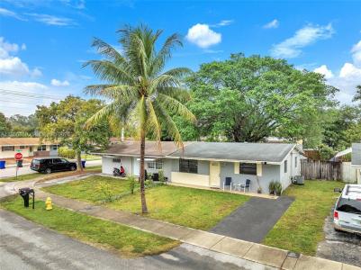 7021 SW 19th Pl, North Lauderdale, Florida 33068, USA