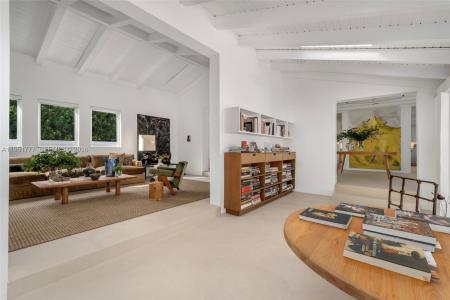 3325 Pine Tree Dr, Miami Beach, Flórida 33140, Estados Unidos
