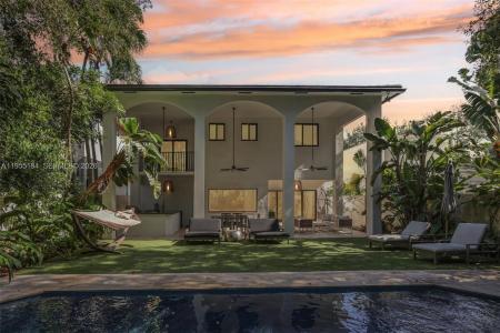 34 SW 22nd Rd NA, Miami, Florida 33129, USA