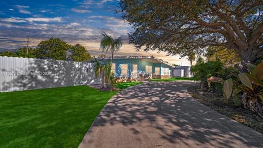 170 Poinsettia CIR NE, Port Charlotte, Florida 33952, USA