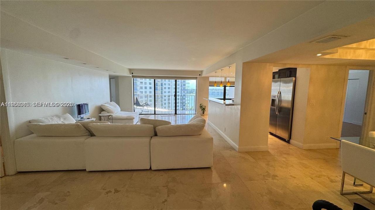 18181 NE 31st Ct 1009, Aventura, Floride 33160, États-Unis