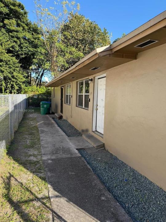 6745 NW 4th Ct, Miami, Floryda 33150, USA