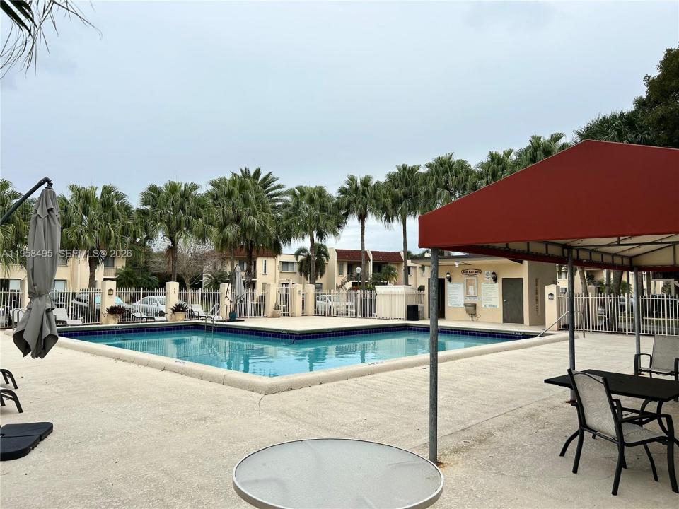 16441 Blatt Blvd 102, Weston, Florida 33326, USA