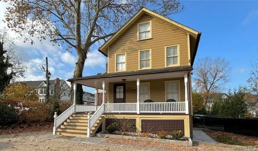 1433 OLD NORTHERN Boulevard, North Hempstead, New York 11576, USA