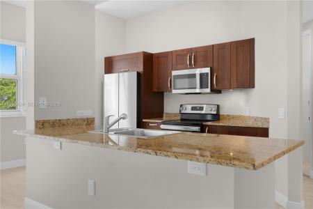 20000 E Country Club Dr 402, Aventura, Florida 33180, USA