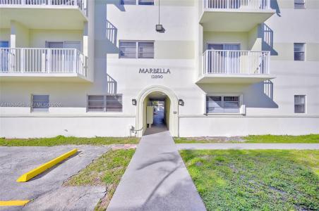 12890 NE 8th Ave 208, North Miami, Florida 33161, USA