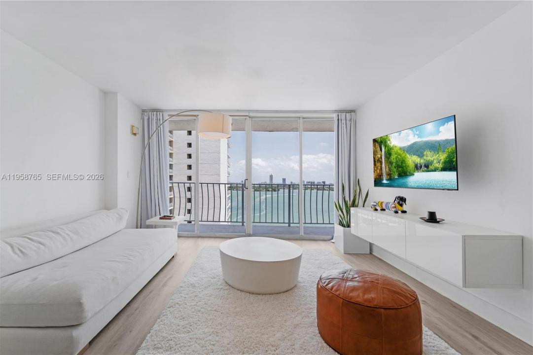 7601 E Treasure Dr 2209, North Bay Village, Floride 33141, États-Unis