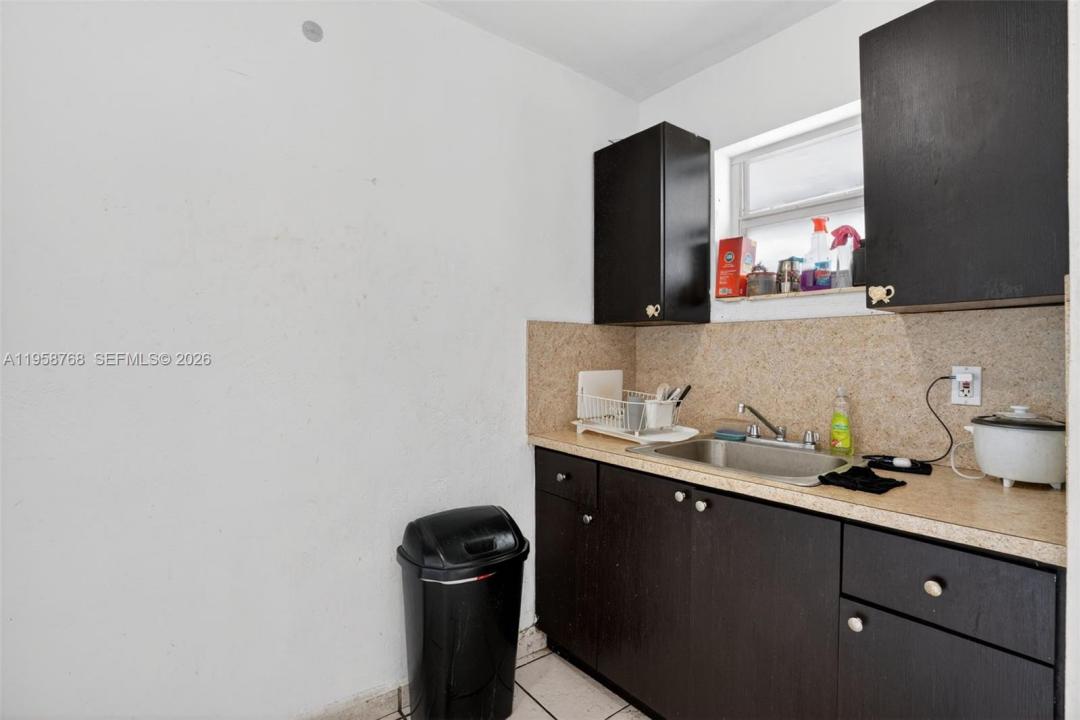 1736 NW 19th St, Miami, Flórida 33125, Estados Unidos
