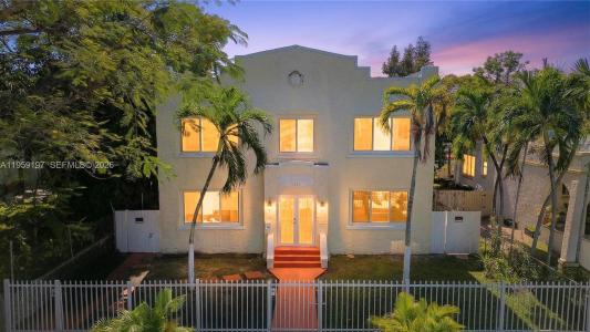 1630 SW 10th St, Miami, Florida 33135, USA