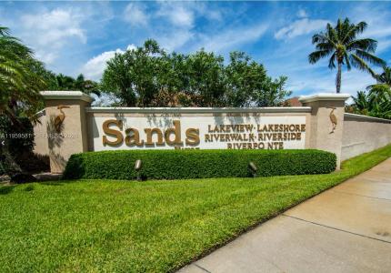 3212 S Lakeview Cir 10204, Fort Pierce, Florida 34949, USA