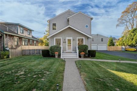 104 Howland Avenue, Jamestown, RI 02835, USA