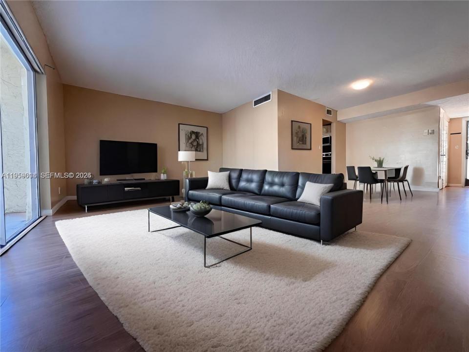 3300 Spanish Moss Ter 206, Lauderhill, Florida 33319, USA