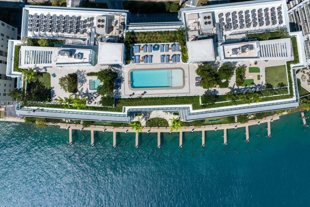 9221 E Bay Harbor Drive 412, Bay Harbor Islands, Florida 33154, USA