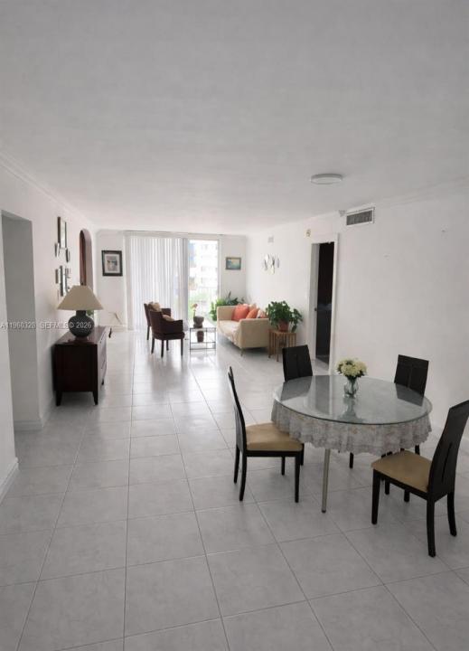 1470 NE 125th Ter 701, North Miami, Florida 33161, USA