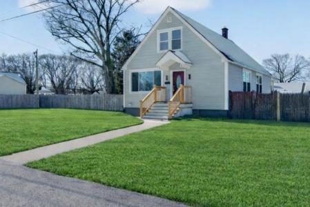 211 Pinnery Avenue, Warwick, RI 02886, USA