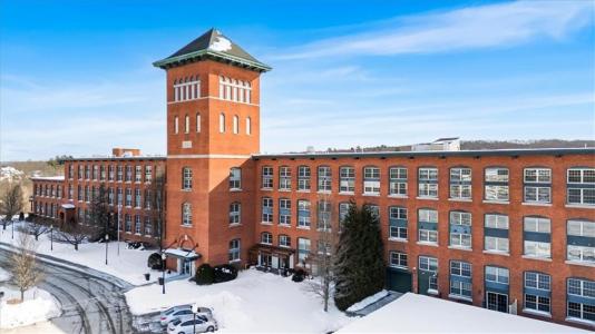 1 Tupperware Drive 241, North Smithfield, Rhode Island 02896, États-Unis