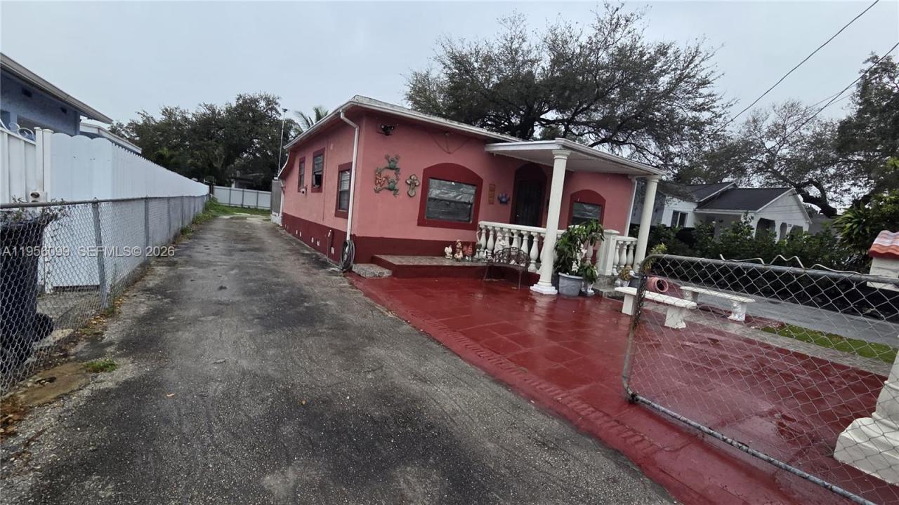 2764 NW 31st St, Miami, Florida 33142, Stati Uniti