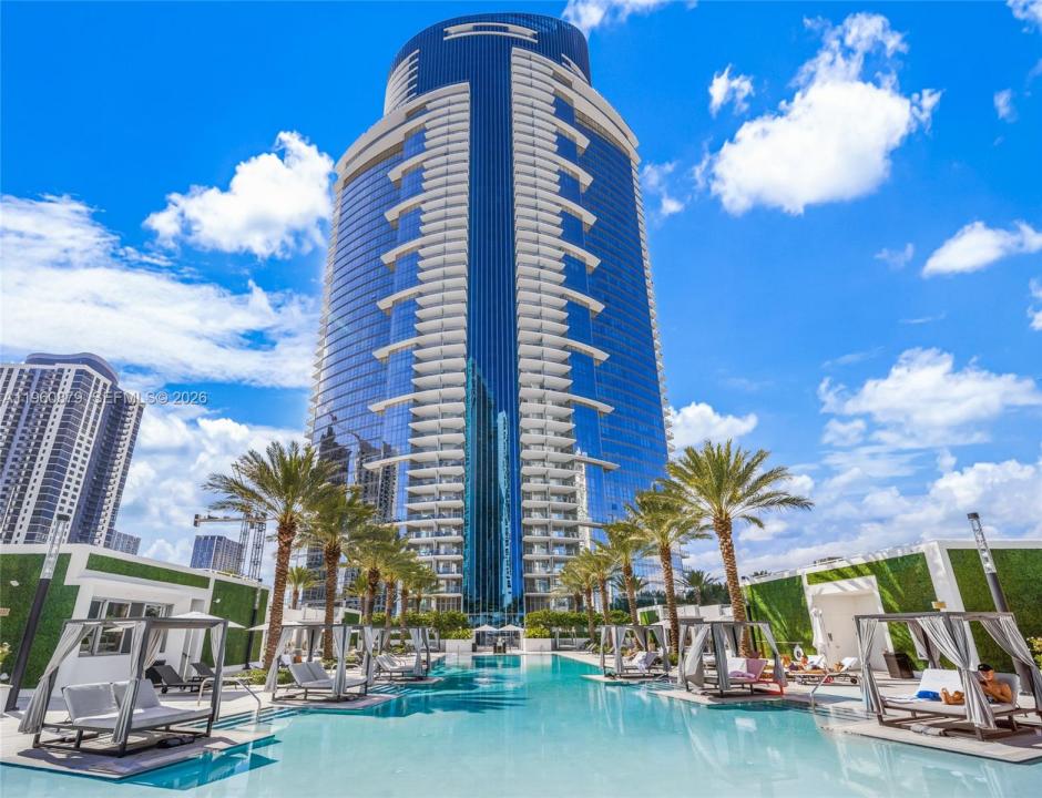 851 NE 1st Ave 204, Miami, Flórida 33132, Estados Unidos