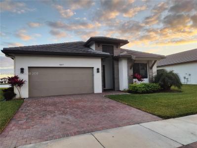 5077 Gambero Way 5077, Naples, Florida 34142, USA