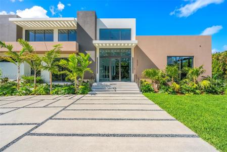 5825 SW 111th Ter, Pinecrest, Florida 33156, USA