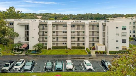 9460 Poinciana Pl 404, Davie, Florida 33324, USA