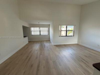 10231 Fontainebleau Blvd 201, Miami, Florida 33172, USA