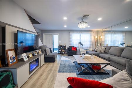 898 NW 47th St, Deerfield Beach, Florida 33064, USA