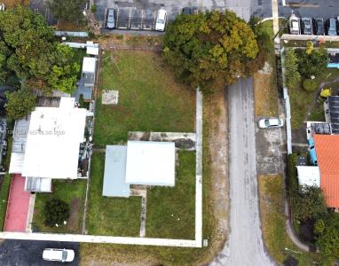 691 E 48th St, Hialeah, Florida 33013, USA