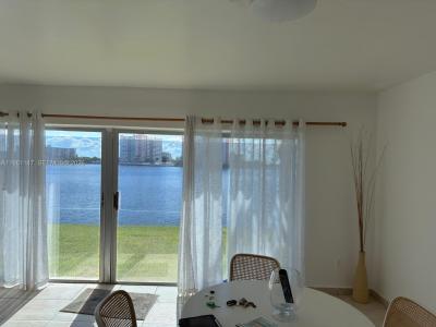 1284 NE 191 1284, North Miami Beach, Florida 33179, USA