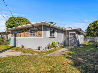 811 NW 112th St, Miami, Florida 33168, USA
