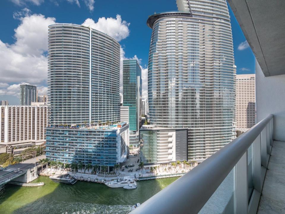 465 Brickell Ave 2304, Miami, Floryda 33131, USA