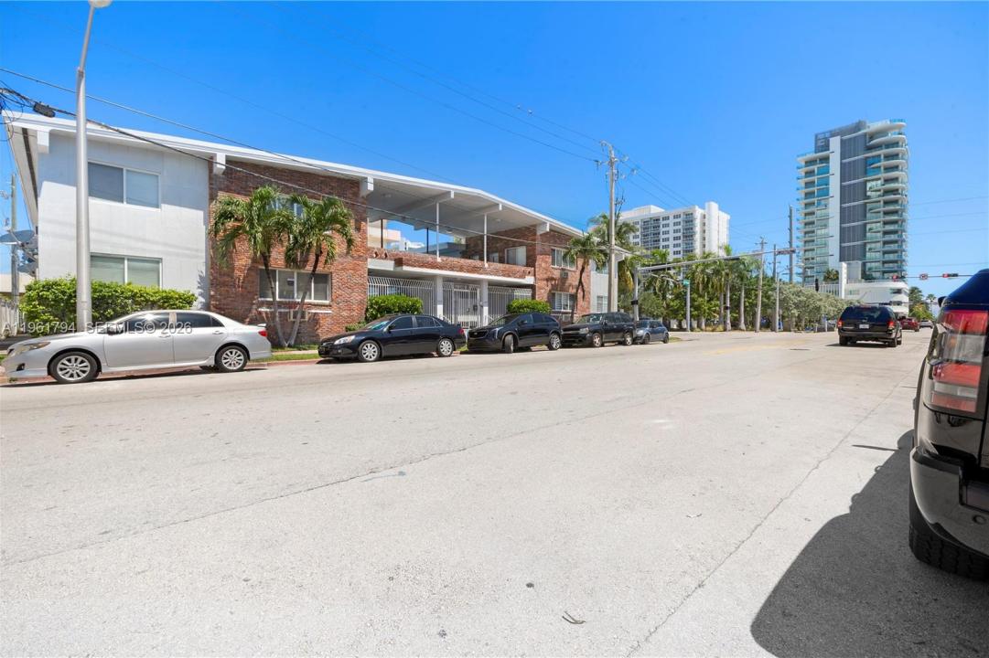 315 69th St 112, Miami Beach, Florida 33141, USA