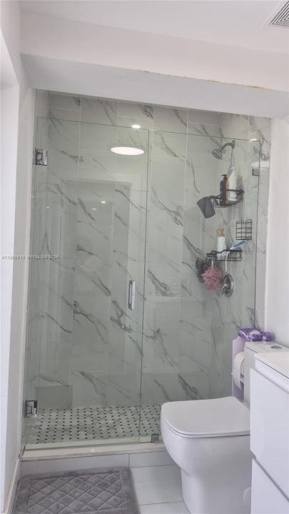 8523 NW 35th Pl, Miami, Florida 33147, USA