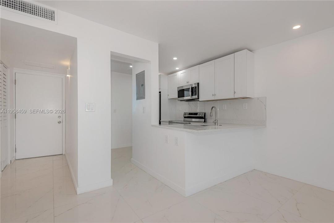 2851 Leonard Dr J405, Aventura, Floride 33160, États-Unis