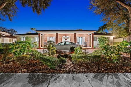 16140 Aberdeen Way, Miami Lakes, Florida 33014