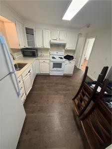 32 Dearborn Street 1, Newport, RI 02840, USA