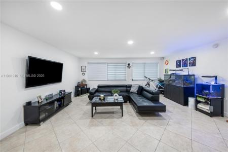 9971 W Bay Harbor Dr 206, Bay Harbor Islands, Florida 33154, USA